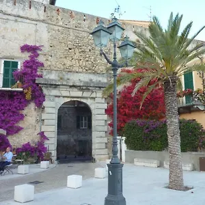studio-ventimiglia-alta.hotelitalianriviera.com/
